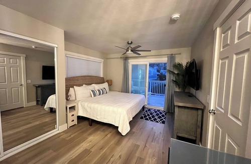 Avalon House | Remodeled in 2025, 5-bedroom house in Avalon with rooftop deck and ocean views