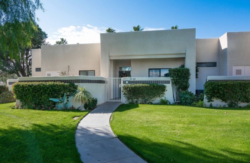 Cathedral City Condo | Renovated 3-bedroom Condo on Golf Course with Mountain Views!