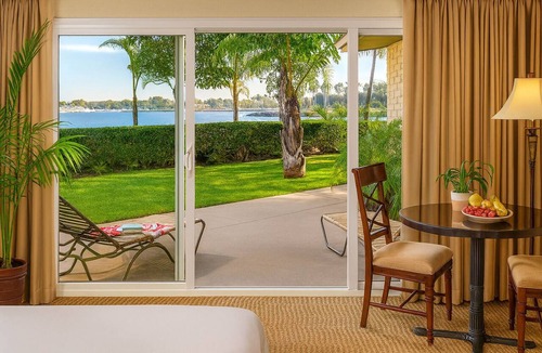 Central Mission Beach Hotel | Resort King, Bahia Resort Hotel, Heated Pool, Private Beach, Near SeaWorld