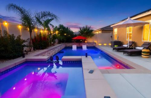 Winchester House | Resort Pool & Spa - Temecula Wine Country Close