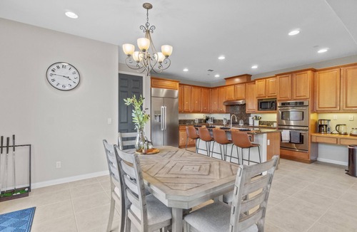 Fallbrook House | Resort-style Home with stunning views, pool, hot tub, putting green