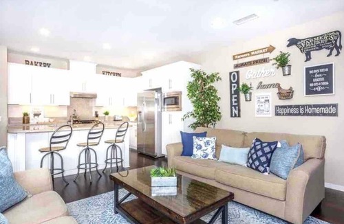 Westpark House | Resort-style Luxury 3 Bed 3.5 Bath Townhouse Disneyland Sanitized