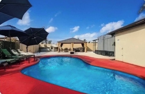 Camelback East Villa | ✦ Resort-Style ✦ Private Estate with Pool & Gym ✦ Near PHX/Tempe/Scottsdale ✦