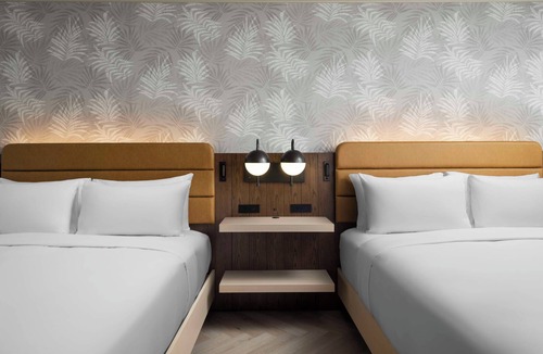 Los Angeles Hotel | Revamped Guest Rooms! | Fitness Center, Airport Shuttle, Pool