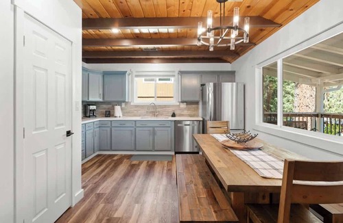 Big Bear Lake Cabin | RidgeTop Retreat, new rental.