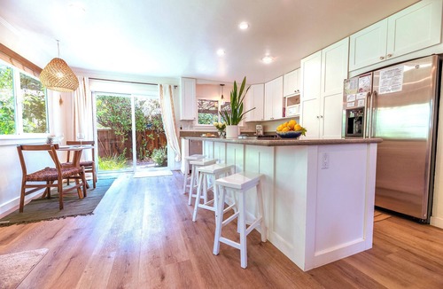 Guerneville House | River Cabin~Easy Walk to River~PLAYCATION! Russian River Bungalow