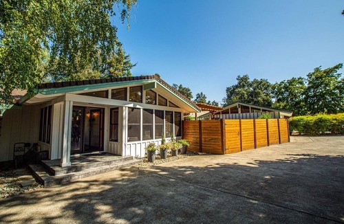 Cascade House | River holiday Home & Cottage
