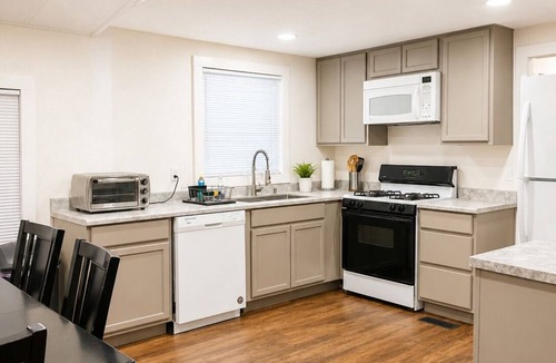 Mohave Valley House | River Retreat Near Needles-Sleeps 8-Boat Parking-Fully Furnished-Snowbirds