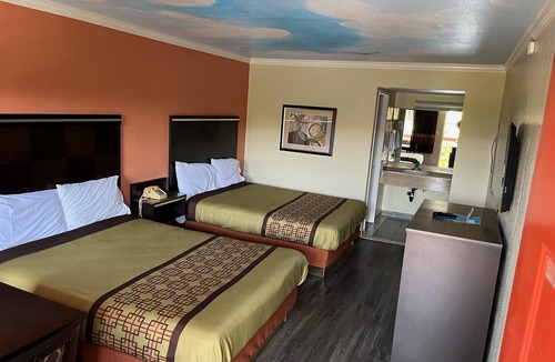 El Rancho Hotel | Rivera Inn & Suites Motel Pico Rivera