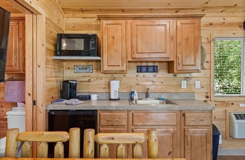 Kernville Cabin | Riverside Cabin at KRS Campground (Cabin 4)