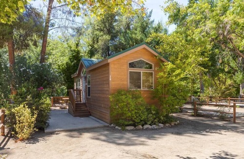 Kernville Cabin | Riverside Cabin at KRS Campground (Cabin 4)