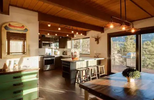 Upper Moonridge Ski Chalet | "Robins Nest" Ski Slope Views, spa, new pool tbl, pets welcome.