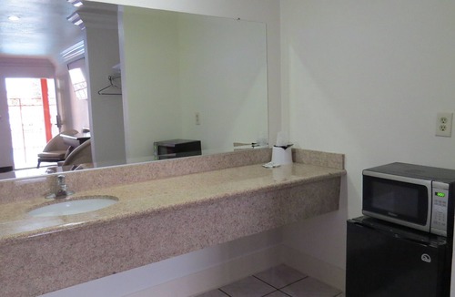 Santa Ana Hotel | Rodeway Inn Santa Ana - Garden Grove