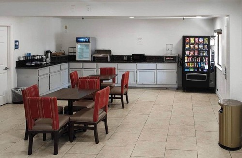Rancho Cordova Hotel | Rodeway Inn & Suites Rancho Cordova - Folsom