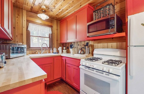 South Lake Tahoe Cabin | Romantic Cabin Escape on Fallen Leaf Lake - Dog Friendly
