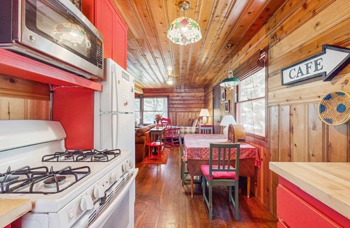 South Lake Tahoe Cabin | Romantic Cabin Escape on Fallen Leaf Lake - Dog Friendly