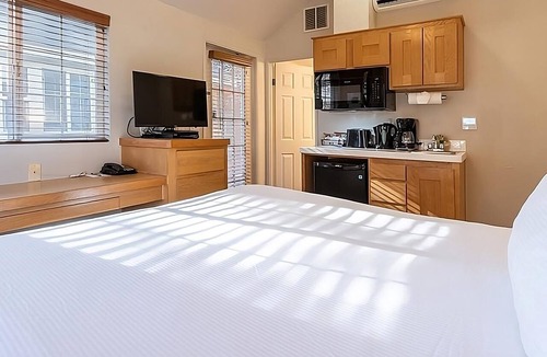 Napa Hotel | Romantic Napa Valley Getaway | Napa Valley Wine Train – 0.8 miles | Free Parking