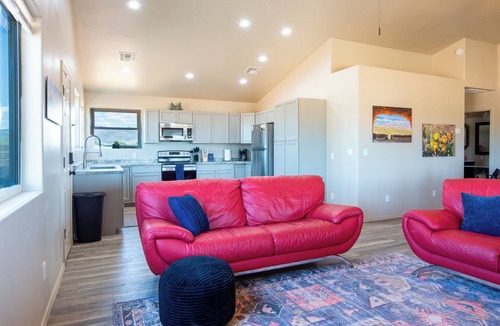 Cornville House | Romantic Wine Country Retreat Private Hot Tub & Valley Views