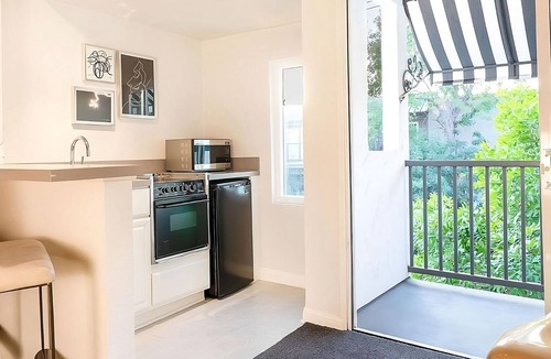 Norma Triangle Hotel | Rooftop Lounge Access, Pool, Pet-Friendly Stay Near Dining & Hotspots