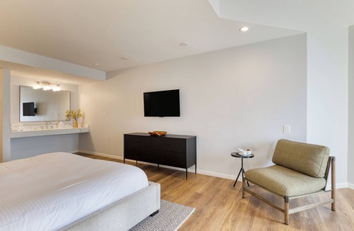 Diamond Crestview Hotel | Rooftop + Pool + Hot Tub | Walk to Laguna Beach + Dining | The Mara
