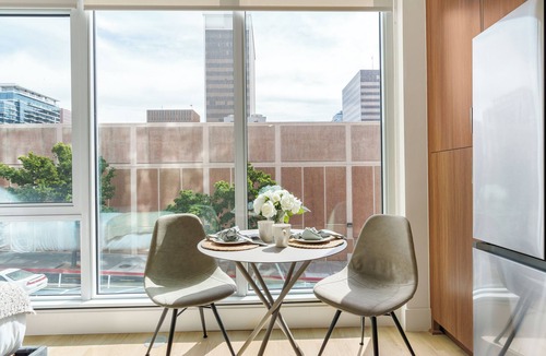 Downtown San Diego Condo | Rooftop Pool + Spa + Gym | Little Italy + Bayfront | Ancora by AvantStay