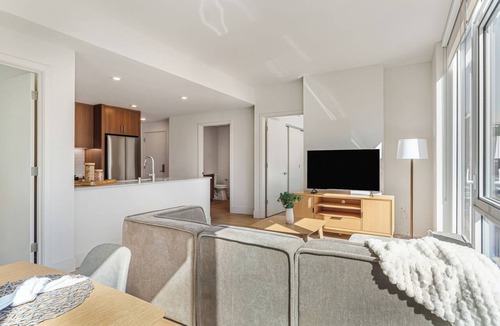 Downtown San Diego Apartment | Rooftop Retreat + Spa + Pool + Gym | Little Italy District | Ancora by AvantStay