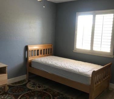 Central District House | Room 4
