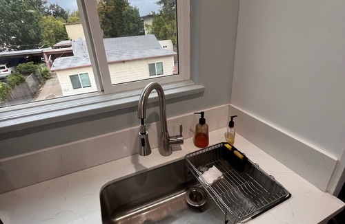 Lamanda Park House | Rose Parade Prime Location 2beds/2baths building in beautiful Pasadena
