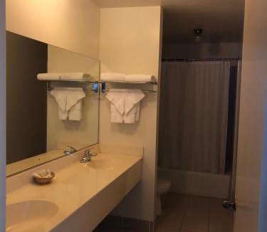 Wilshire Hotel | Rotex Western Inn