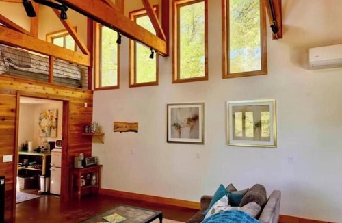 Penn Valley Apartment | Rustic Studio Getaway in the California Gold Country - Pet Friendly