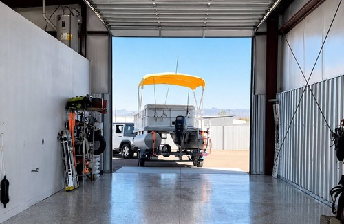 Mohave Valley House | RV/Boater’s dream 2-bedroom barndominium w/AC and WiFi in lovely Mohave Valley