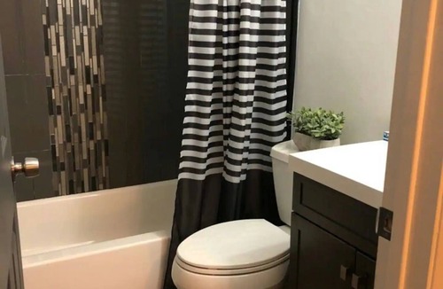 Carmichael House | Sacramento Family Friendly Home