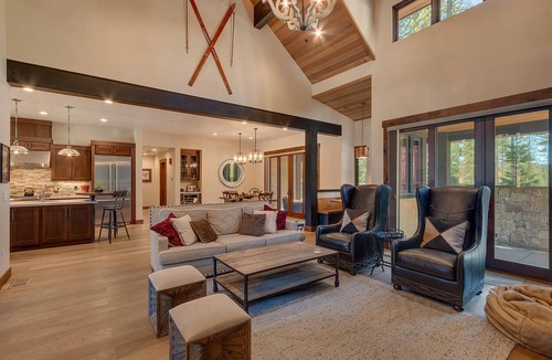 Truckee House | Sage Hen at Grays Crossing - Gorgeous 4BR 4BA Home w/Private Hot Tub