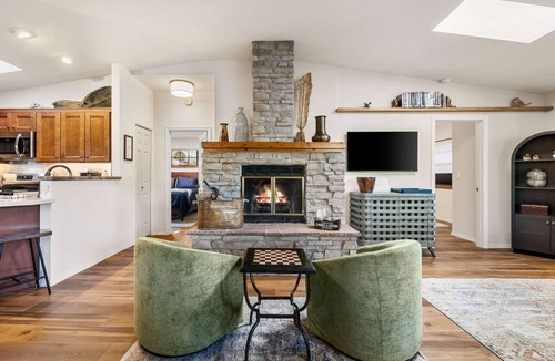Prescott House | Sagewood Cottage: A private home with comfort, style, amazing amenities, and Tranquil location!