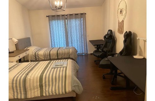 University City Condo | San Diego 3 bedroom townhome , close to UTC, shores and major attractions