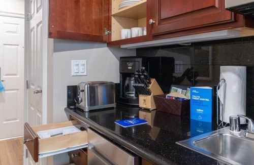 Gaslamp Quarter Resort | San Diego | Gaslamp Nightlife Trip | Sauna & City Stay