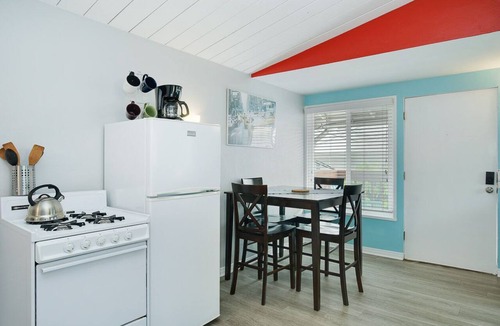 Ocean Beach Apartment | San Diego Surf Camp #6 - 1/2 block to the Pacific!