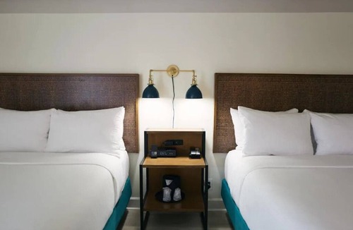 Downtown San Francisco Hotel | San Francisco Stay with Heated Pool, Walk to Union Square & Civic Center