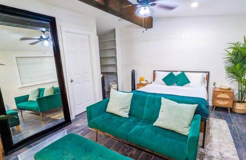 East San Jose House | San Jose Studio Near PayPal Park EV & BBQ