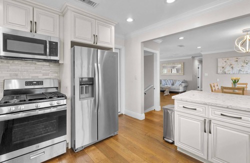Northwest San Pedro House | San Pedro 5BR | Pool + Hot Tub + Views | C&C