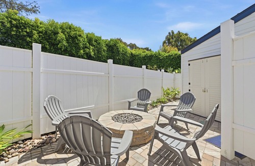 Del Mar House | Sand and Spa Retreat in Del Mar
