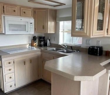 Smith River House | Sand Castle - Ocean Cabin 25 W Private Jacuzzi