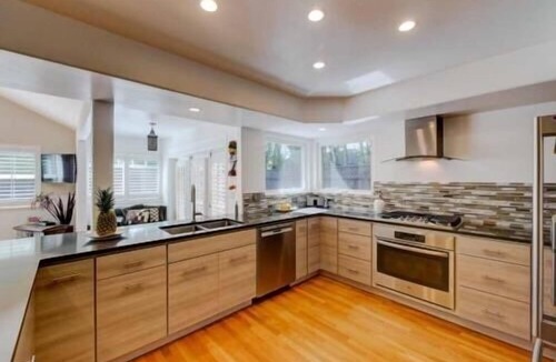 Westside Santa Cruz House | 💥SANTA CRUZ Pool PRICE SLASHED and stay 3 get one free July 8-14th💥