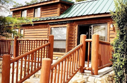 Lone Pine Cabin | Scenic Mountain Cabin with Sierra Nevada Views on Highway 395 Near Lone Pine, California