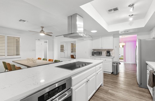 Park Scottsdale Four House | Scottsdale Pool Home, Putting Green, Giant Chess & Shuffleboard Walk to Coffee
