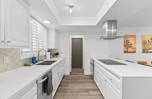 Park Scottsdale Four House | Scottsdale Pool Home, Putting Green, Giant Chess & Shuffleboard Walk to Coffee