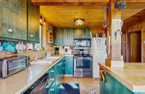 Sea Ranch House | Sea Ranch 3BR Phil Bradley blufftop home — dogs welcome