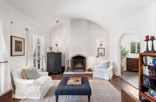 Mid-Wilshire House | Secluded 4BR Spanish Oasis in the Heart of LA