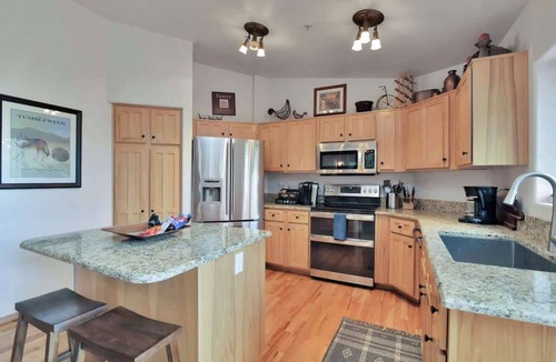 Highland Pines Cabin | *Secluded Forest Retreat* Charming 5 Bedroom Cabin