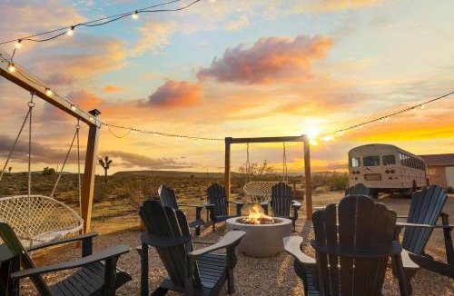 Yucca Valley House | Secluded JTPoolHot TubSaunaGame RoomStars